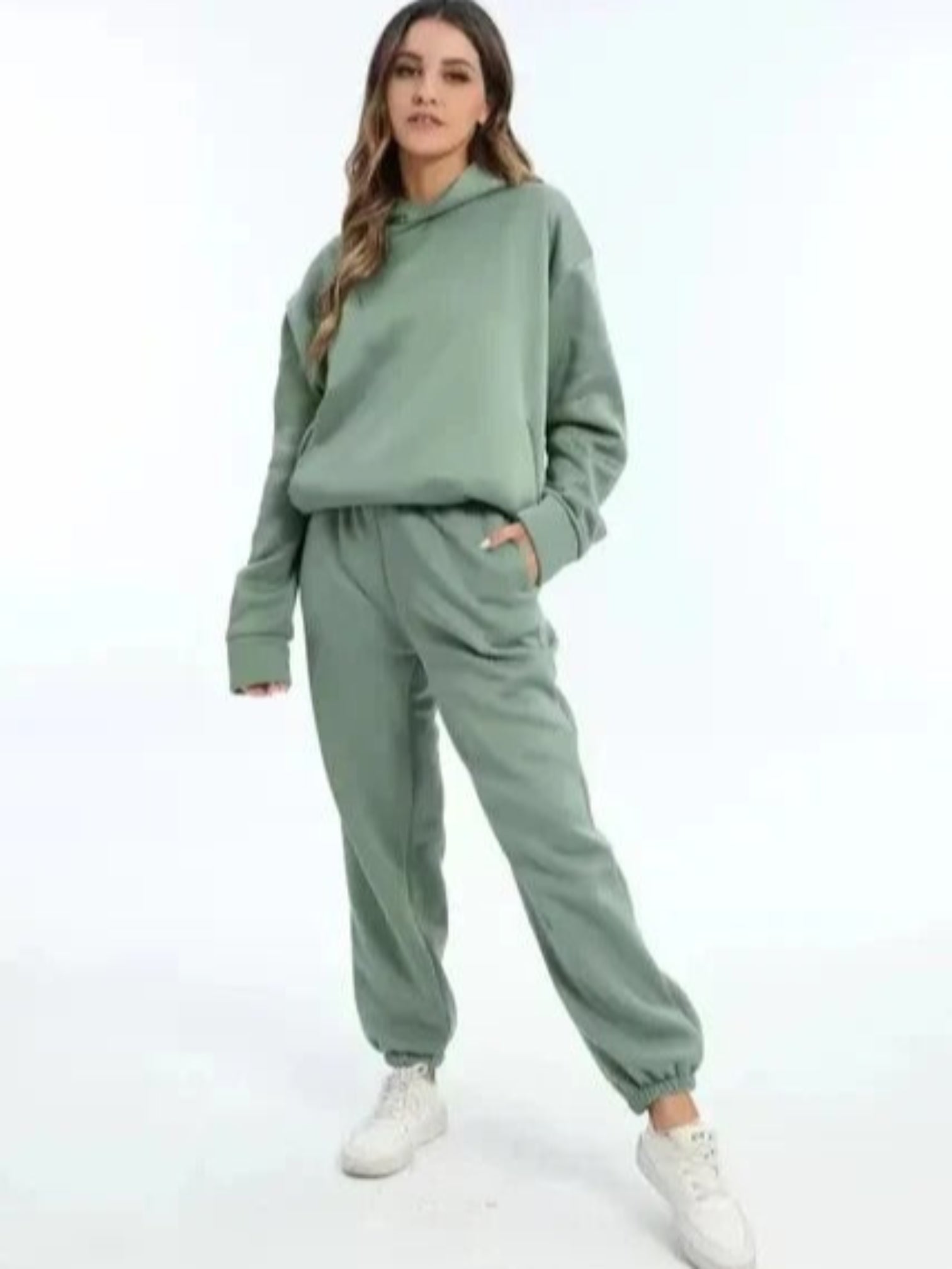 Stylisches Kapuzenpullover Und Hosen-set Für Frauen