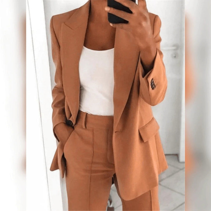 Eleganter Zweiteiliger Blazeranzug Für Frauen