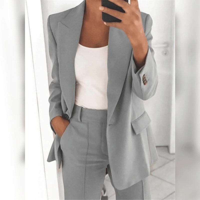 Eleganter Zweiteiliger Blazeranzug Für Frauen