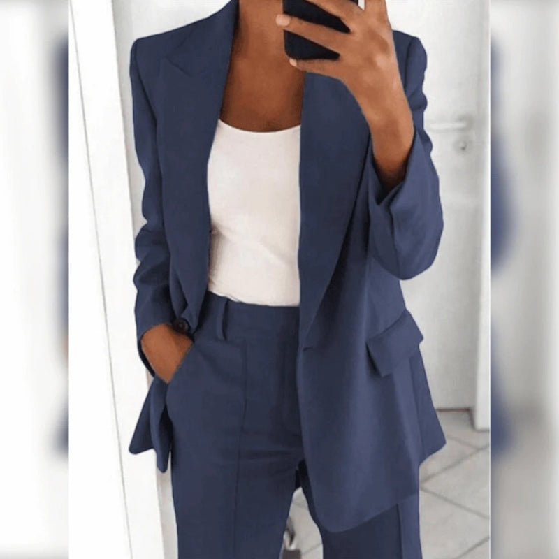 Eleganter Zweiteiliger Blazeranzug Für Frauen