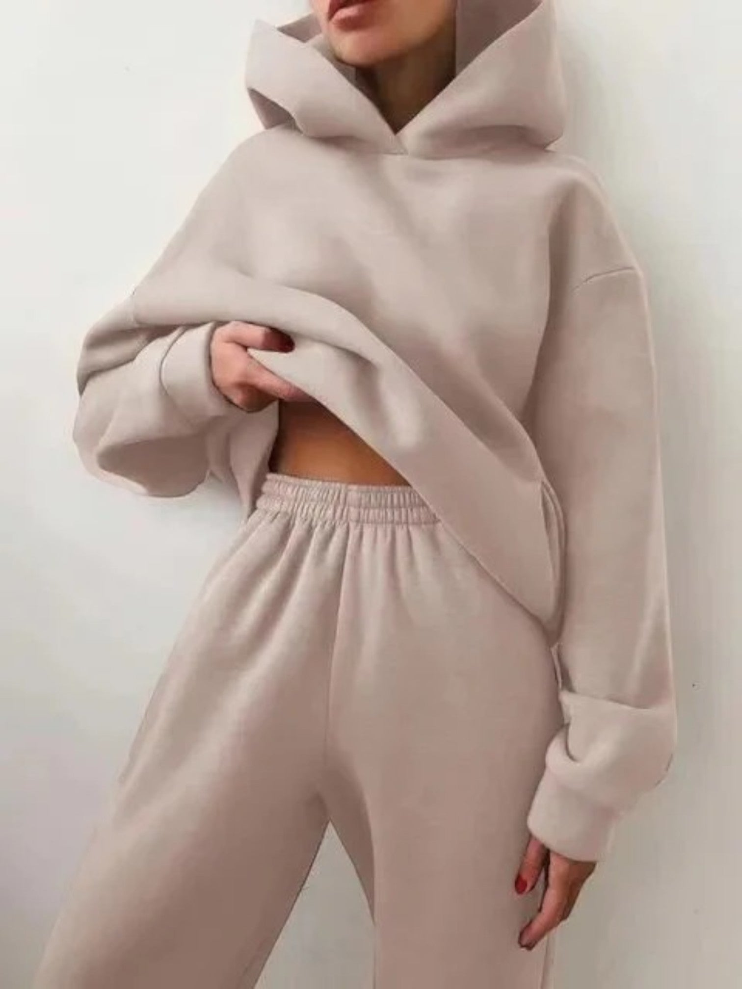 Stylisches Kapuzenpullover Und Hosen-set Für Frauen