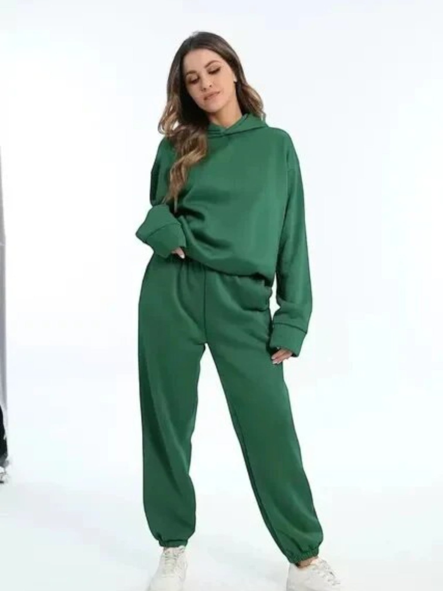Stylisches Kapuzenpullover Und Hosen-set Für Frauen