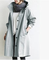 Lange Regenjacke Mit Kapuze Für Frauen | Knopfverschluss