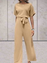 Cherry - Jumpsuit mit Gürtel und kurzen Ärmeln