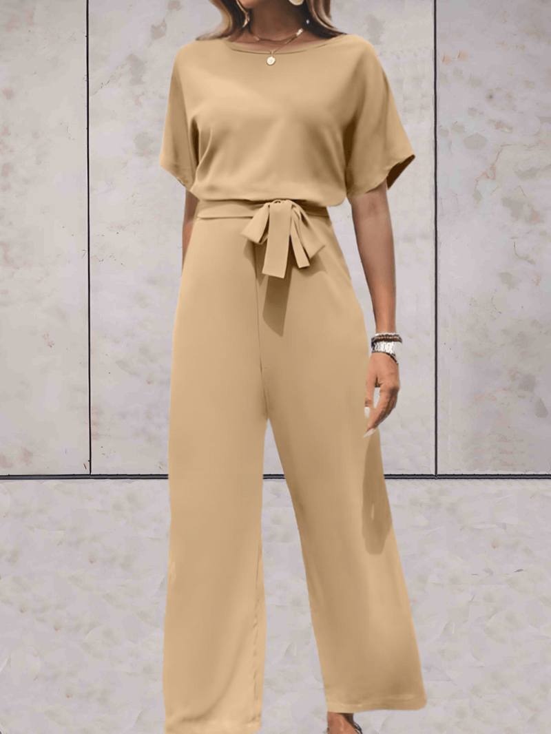 Cherry - Jumpsuit mit Gürtel und kurzen Ärmeln