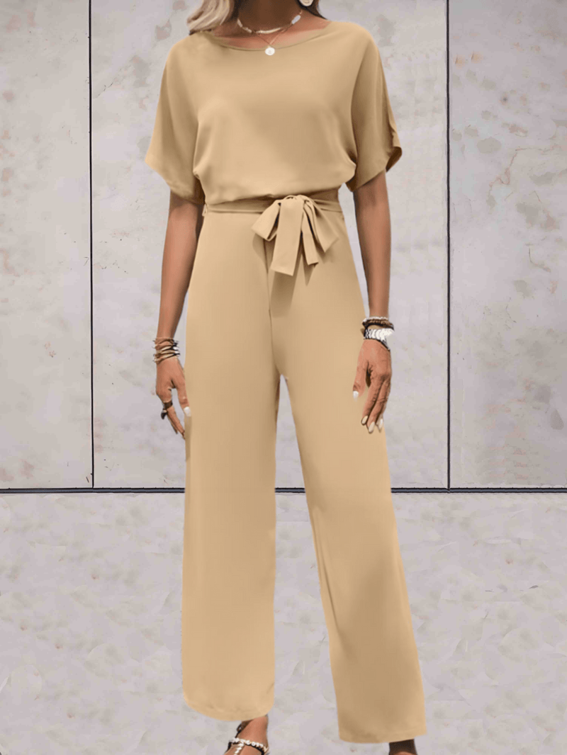 Cherry - Jumpsuit mit Gürtel und kurzen Ärmeln