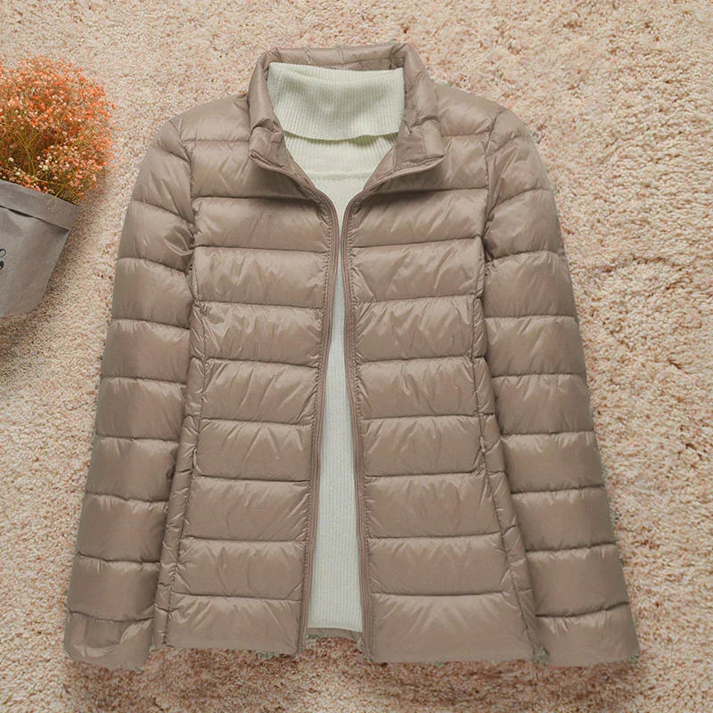 Stylische Winterjacke Mit Reißverschluss Und Kapuze Und Langen Ärmeln | Winter