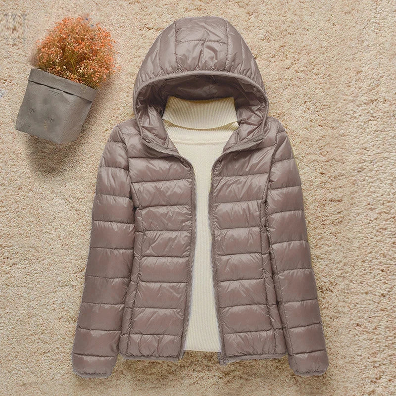 Stylische Winterjacke Mit Reißverschluss Und Kapuze Und Langen Ärmeln | Winter