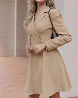 Isha - Elegantes Kleid mit Knöpfen