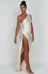 Damen Abendkleid mit Seitenschlitz | One Shoulder
