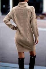 Beiges Rollkragen-Strickkleid | Winter