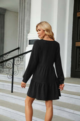 Dafiona - Schwarzes Kleid mit Rüschen