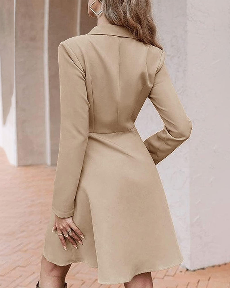 Isha - Elegantes Kleid mit Knöpfen