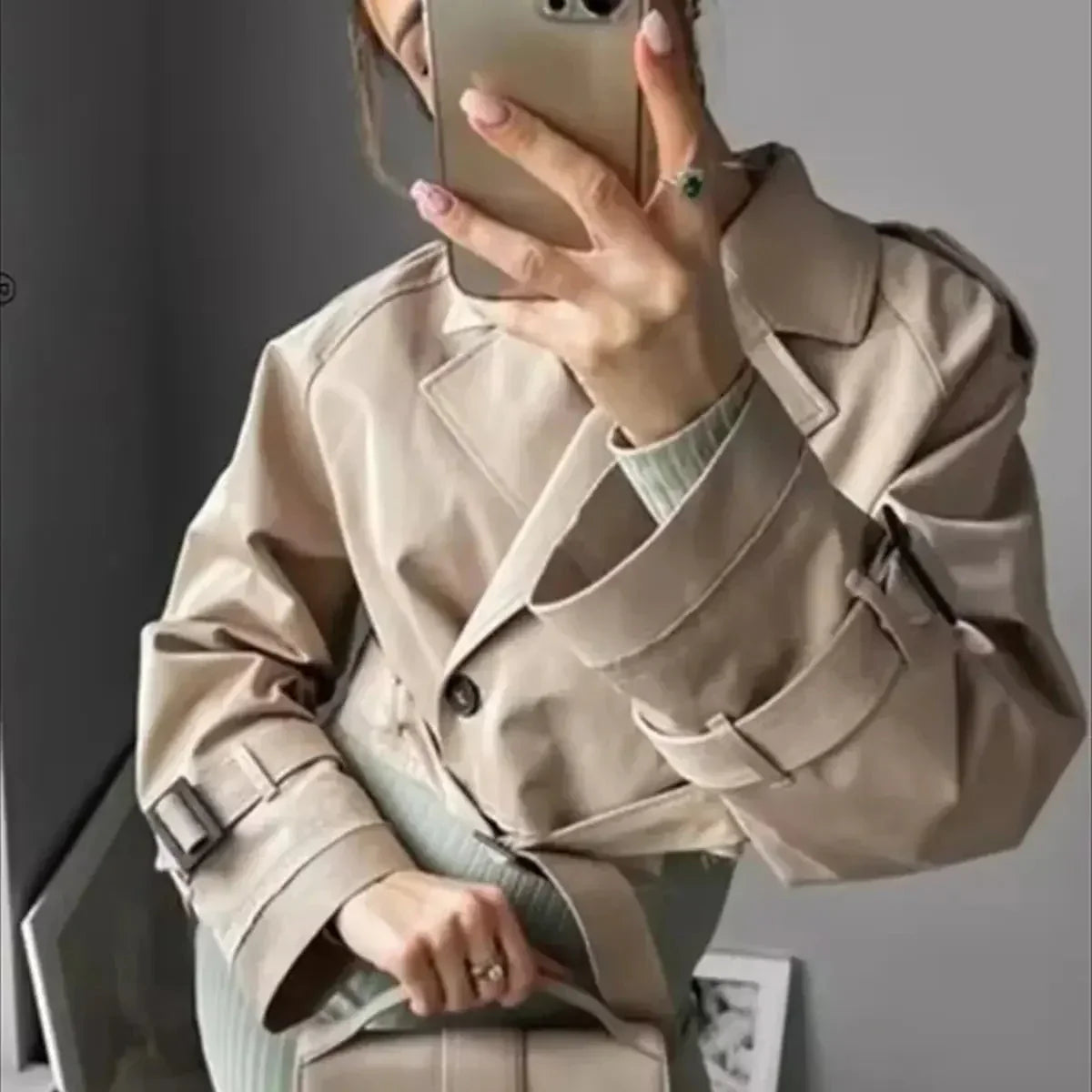 Stylischer Trenchcoat Mit Schnallenmanschetten Für Damen | Kurz