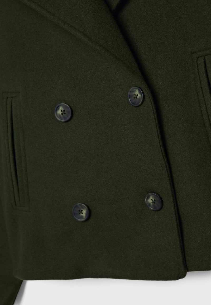 Kurze Damenjacke | Knopfdetail