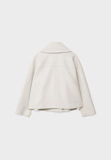Kurze Damenjacke | Knopfdetail