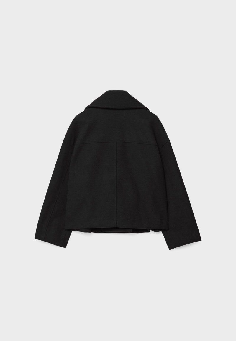 Kurze Damenjacke | Knopfdetail