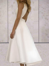 Cecelia - Minimalistisches ärmelloses Minibrautkleid